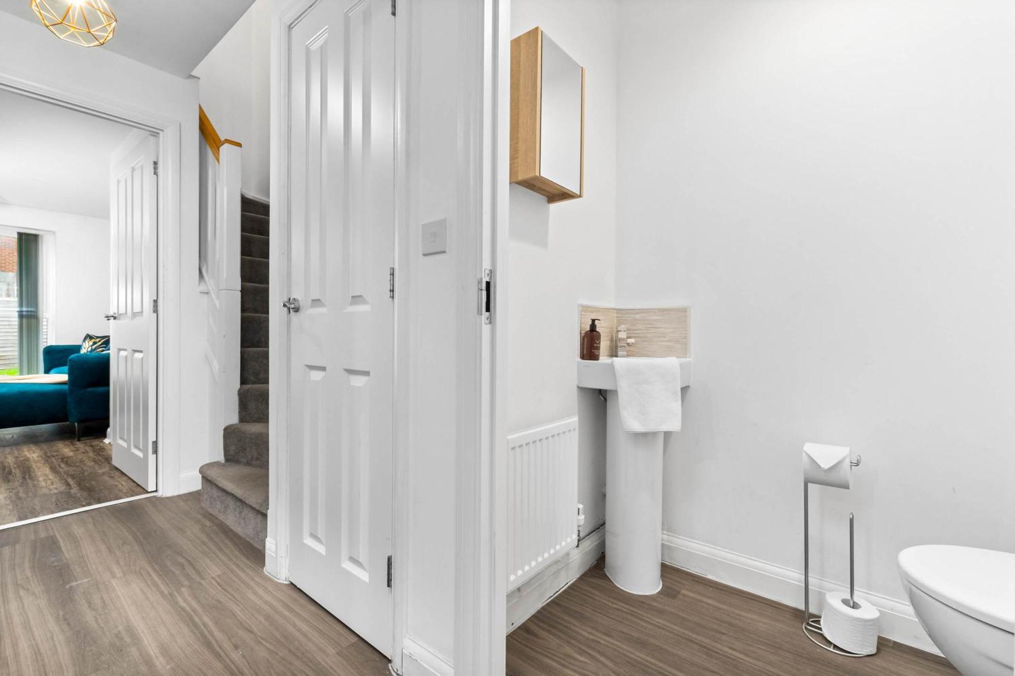 Lavish 3 Bedroom House With Ensuite And Parking By Azura Nights Birmingham Kültér fotó